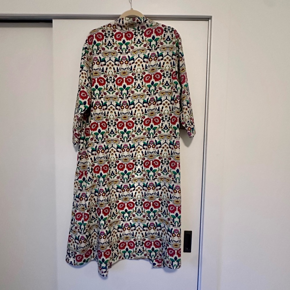 NWT Floral Patterned Kimono - Picture 2 of 4